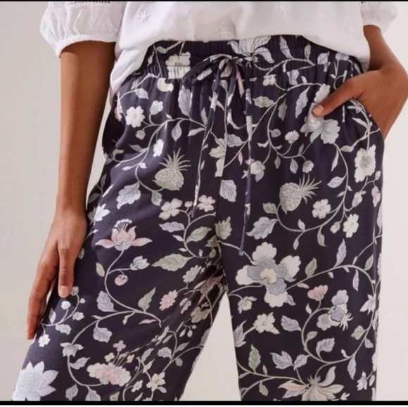 NWT LOFT Floral Fluid Drawstring Pants  Size Small Elastic Waist 100% Viscose - Picture 3 of 6